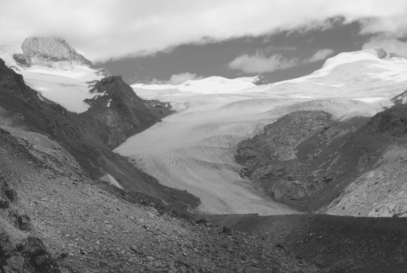 Swiss Glaciers in Crisis: Rapid 10% Shrinkage in Just Two Years