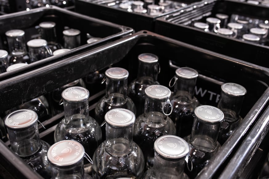 Announcing the coming inauguration of BE WTR's first automatic bottling site in Paris