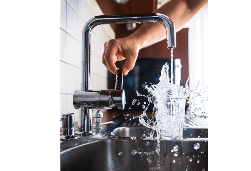 Des résidus de chlorothalonil trouvés dans l’eau du robinet en France.