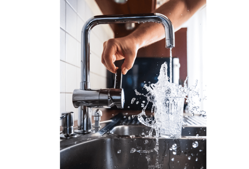 Des résidus de chlorothalonil trouvés dans l’eau du robinet en France.